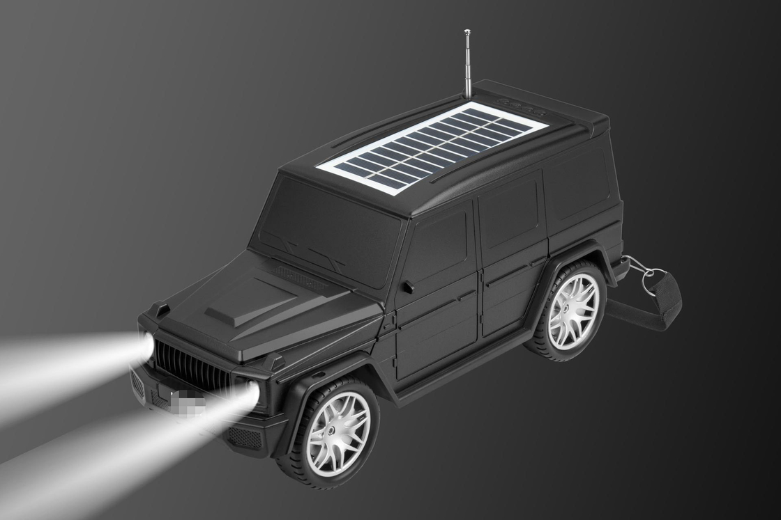 O alto-falante Bluetooth em forma de carro clássico combina lanterna solar e funções de rádio para viagens domésticas ao ar livre