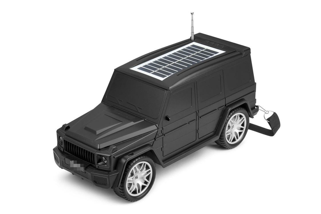 O alto-falante Bluetooth em forma de carro clássico combina lanterna solar e funções de rádio para viagens domésticas ao ar livre